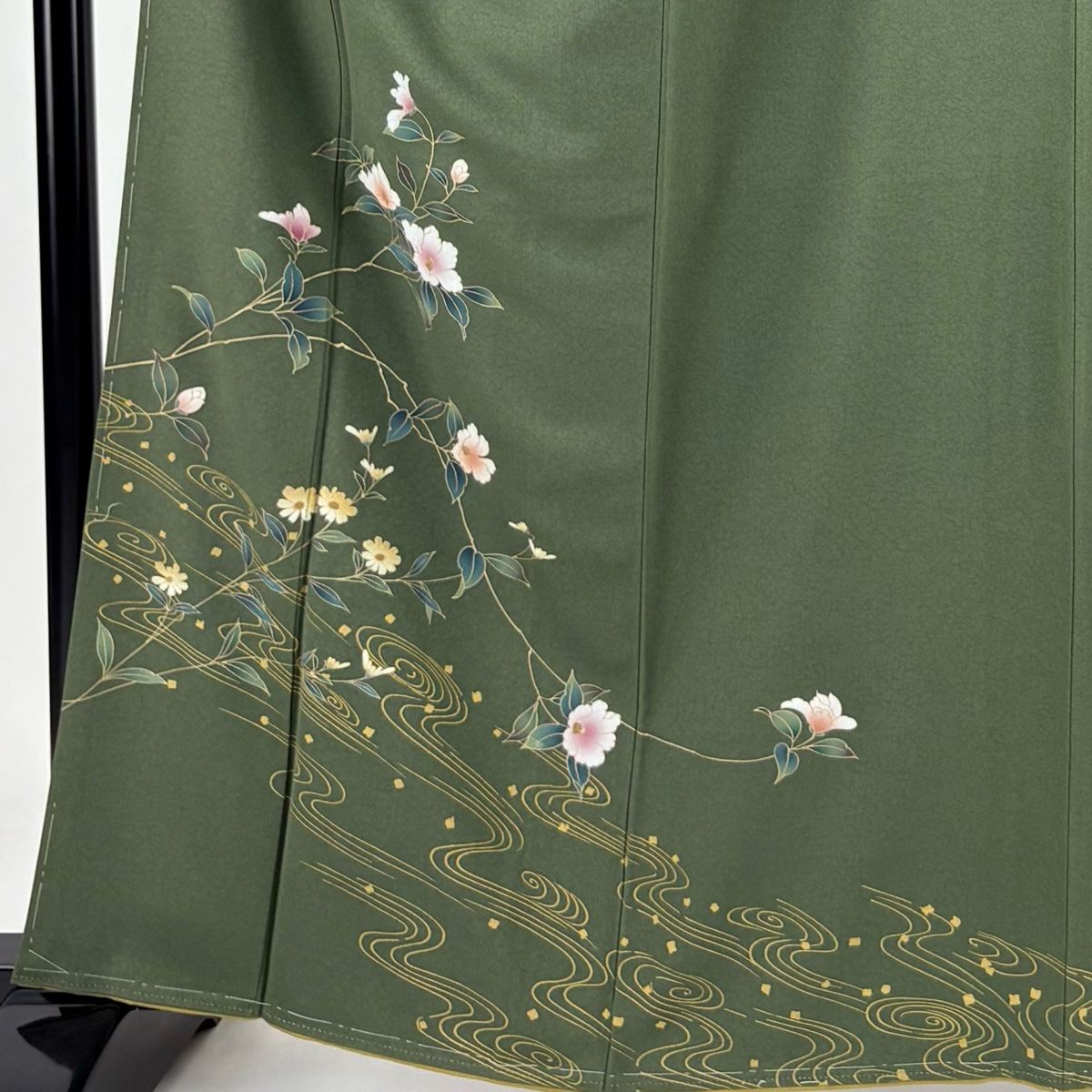 バイセル 名品 付下げ 薄緑 色紙 椿 梅 楓 菊 草花 縮緬 正絹 袷（10月～5月） 165cm Mサイズ ☆☆☆☆ 緑（種類（着物）付下げ）（着物｜和服）：レディース