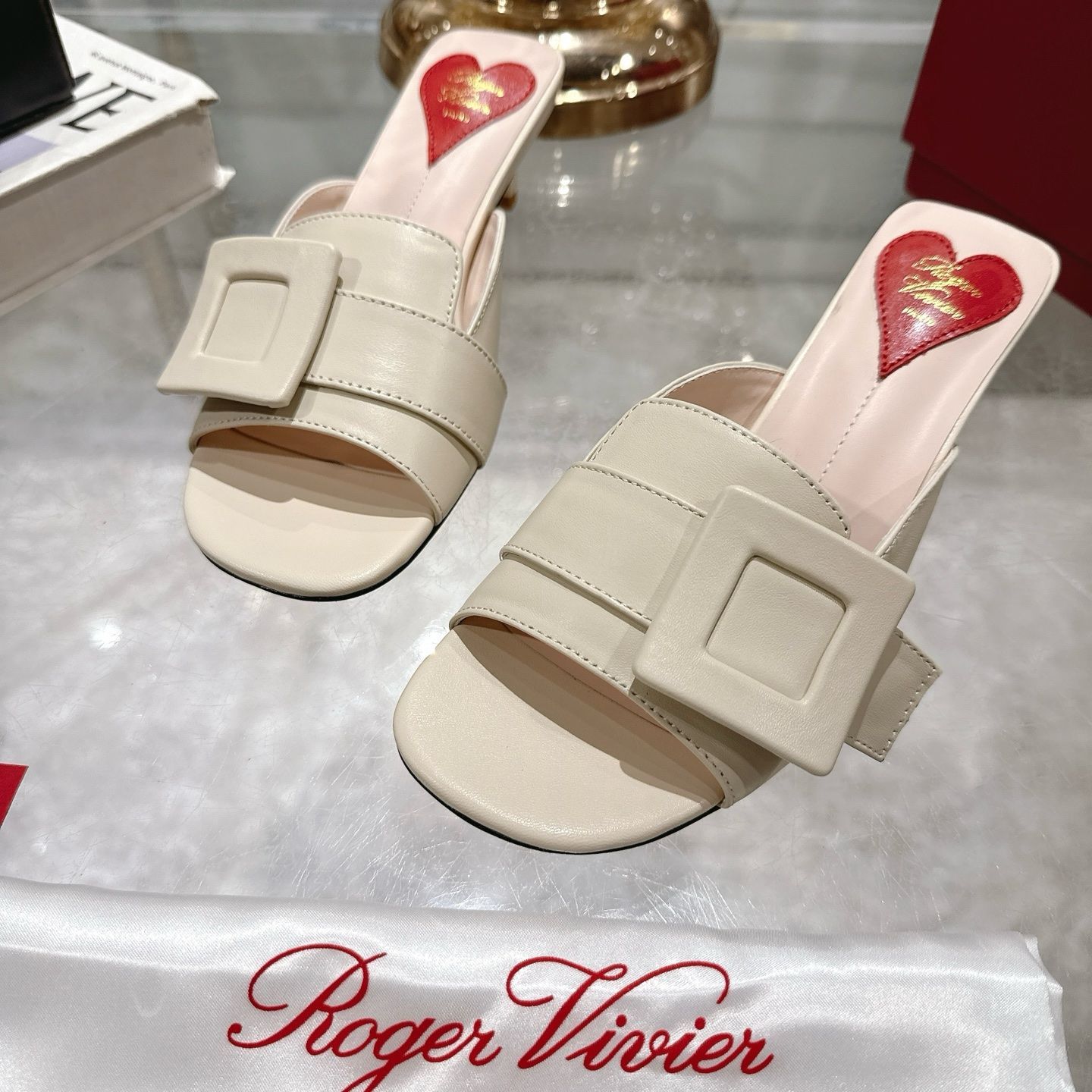 Roger Vivier ロジャー ヴィヴィエ サンダル スリッパ04-KX89