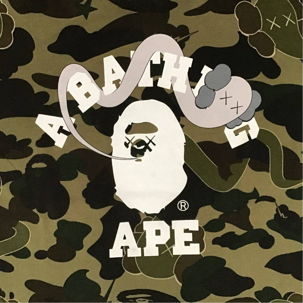 ☆激レア☆ BAPE × KAWS bendy 1st camo カレッジロゴ Tシャツ Mサイズ ...