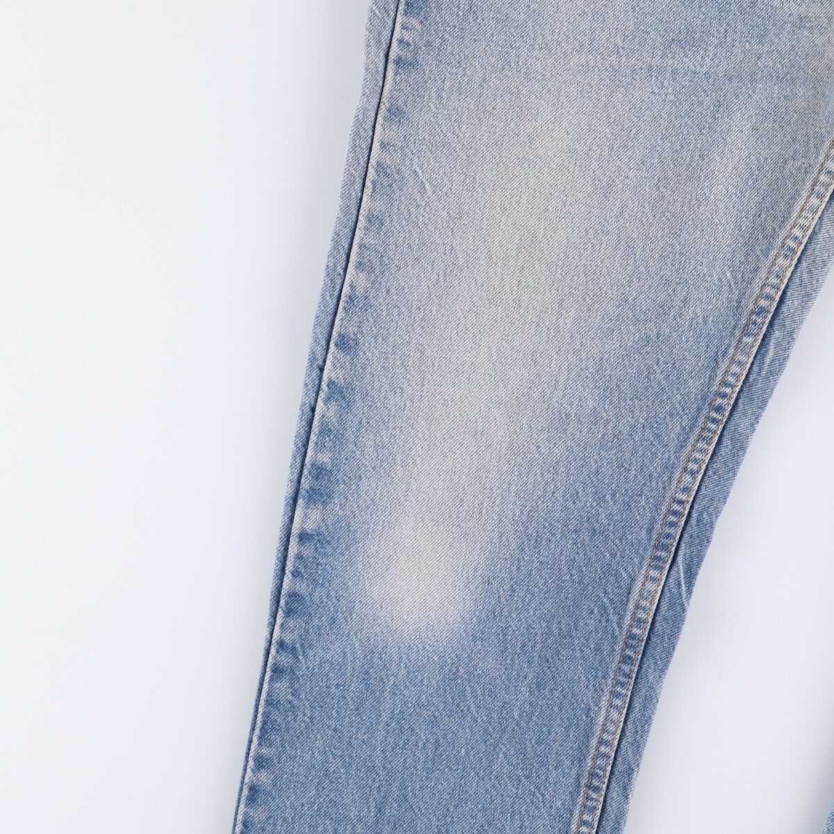 テーパードデニムパンツ