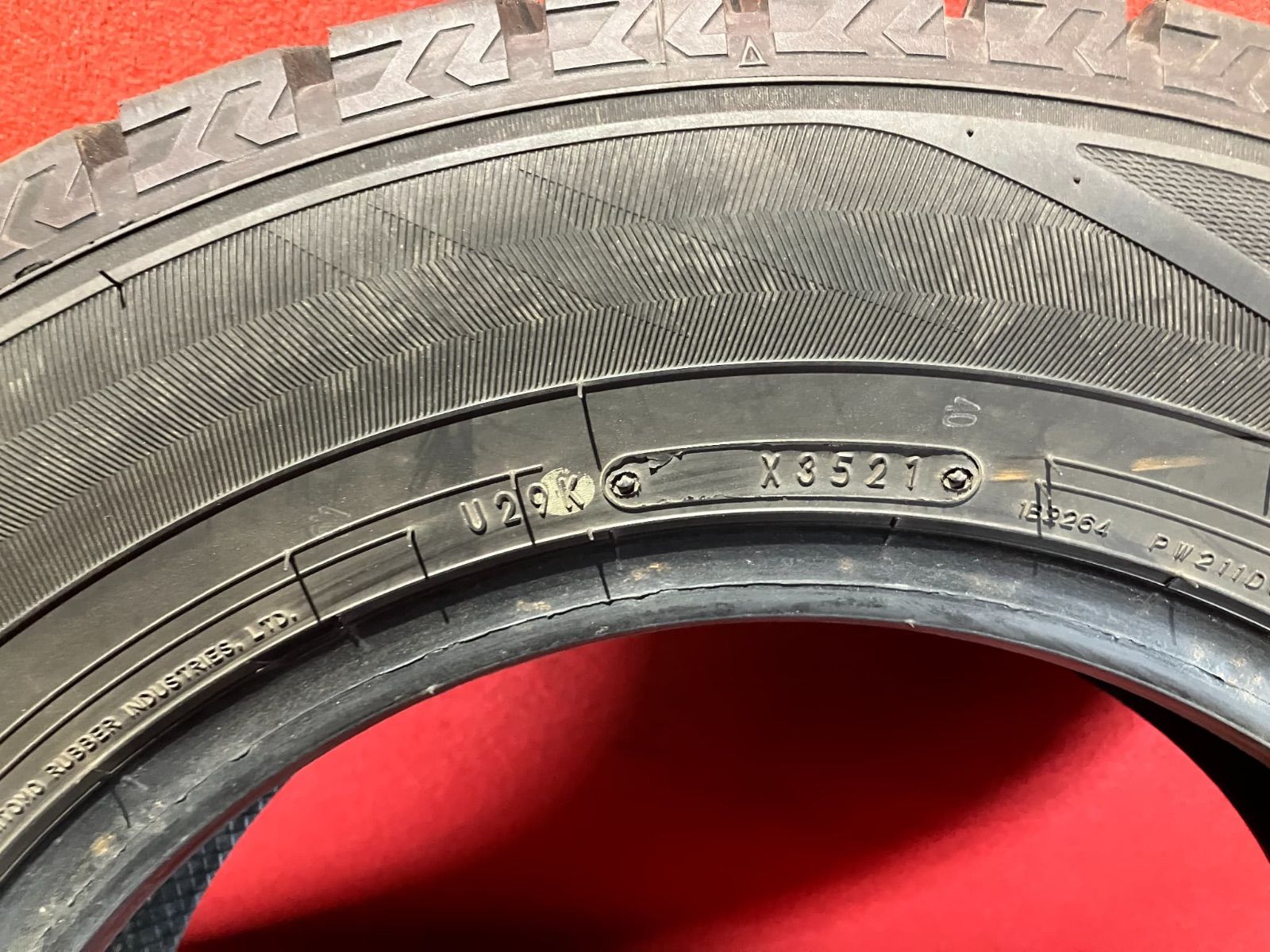 スタッドレスタイヤ