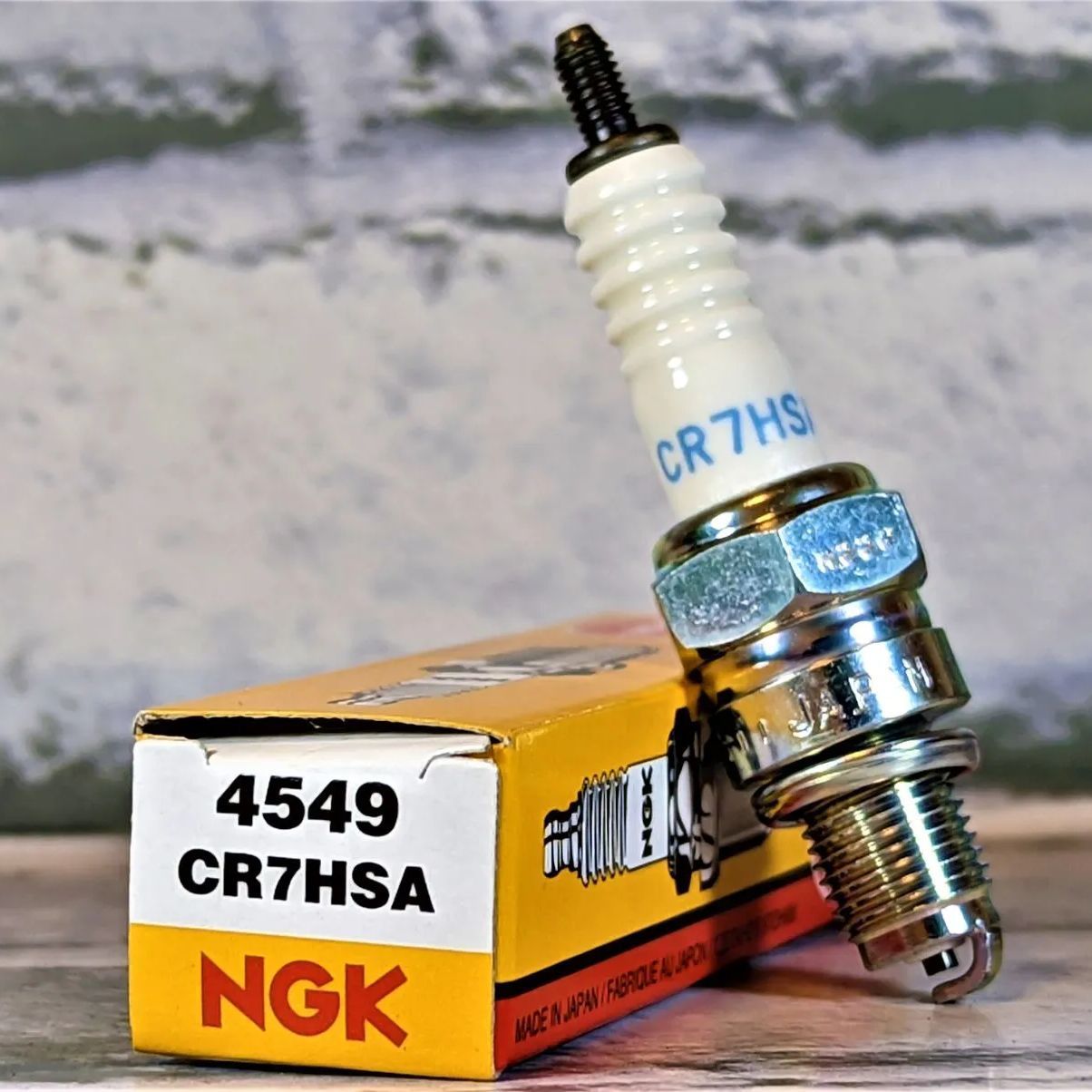 ＮＧＫ　ＣＲ７ＨＳＡ　４本セット　キムコ　キャプチャー１２５　ＮＥ２５ＡＤ　適合　新品！