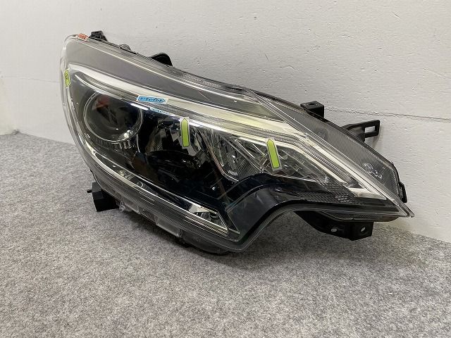 ノートヘッドライト右 日産ノートe-POWER HE12 右ヘッドライト
