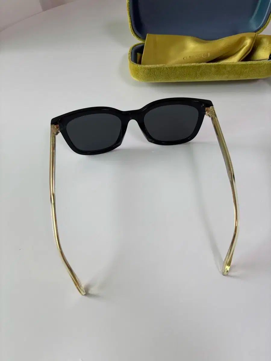 グッチ サングラス GG0562SK 001 スクエア ウェリントン ポーチ ケース含む