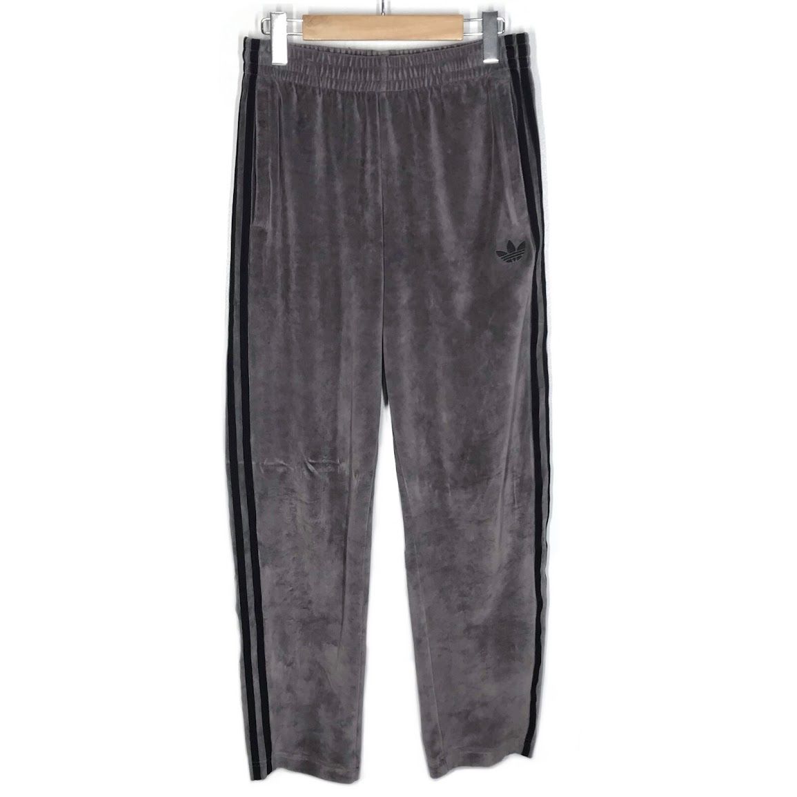 倉吉店 adidas Originals アディダスオリジナルス パンツ U VELOUR SST PANT ベロアトラックパンツ JX1557 グレー サイズ M 107