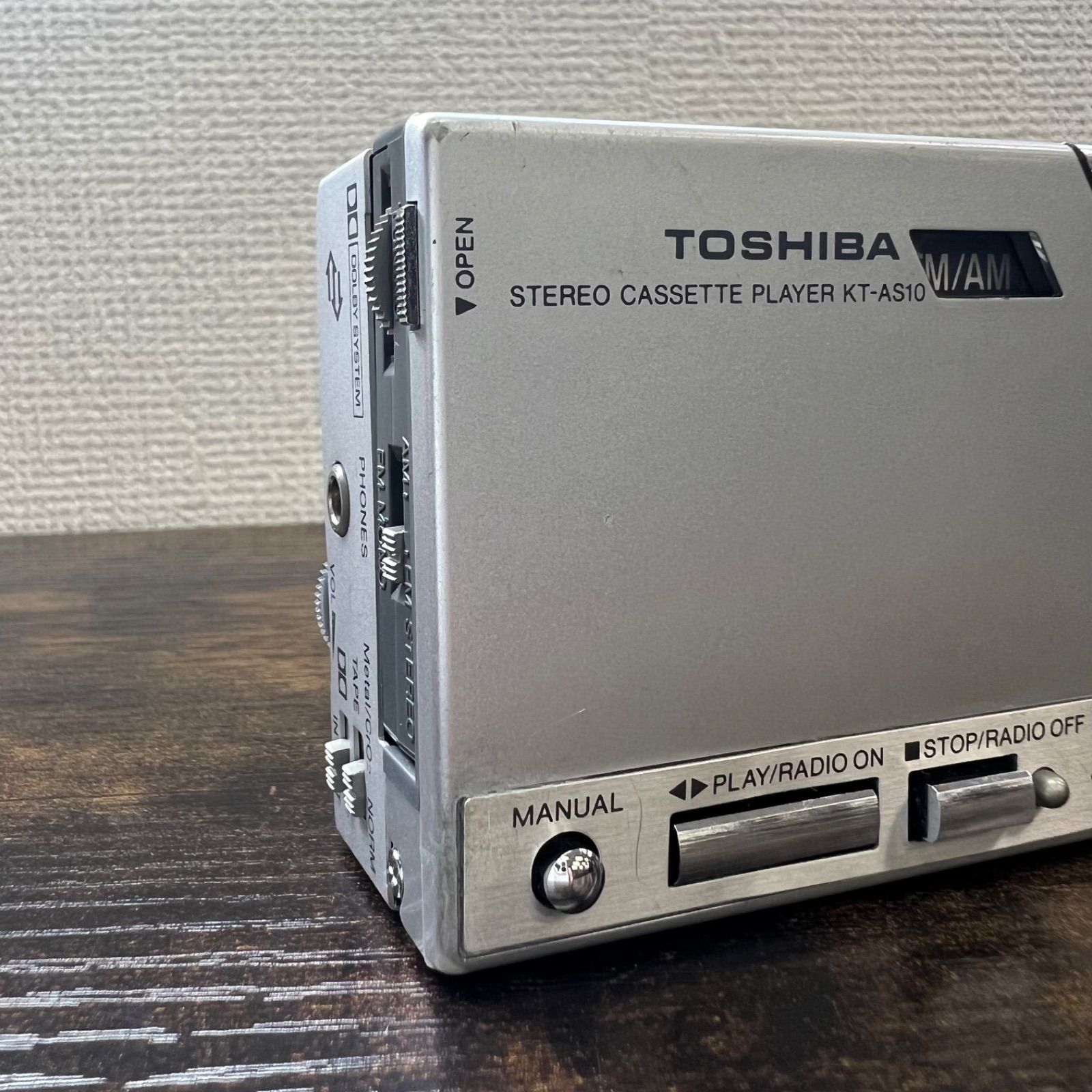 TOSHIBA 東芝 WALKY ウォーキー KT-AS10 カセットプレーヤー 廃盤希少品】TOSHIBA 東芝 Walky ウォーキー KT-AS10 ポータブル