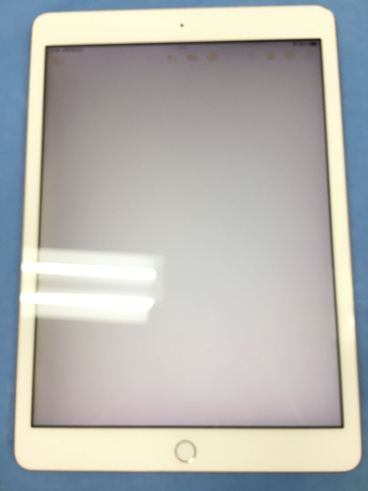 極美品 APPLE iPad 第7世代WI-FI 128GB シルバー ムスビー 極美品 APPLE iPad 第7世代WI-FI 128GB シルバー ムスビー