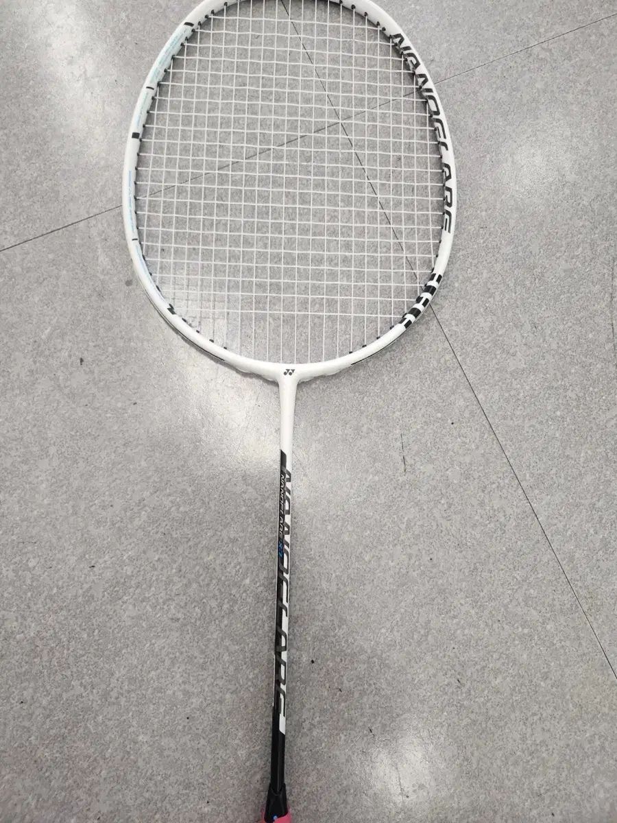 新品 アストロクス ネクステージ ライトグレー 4U5 ラケット AX