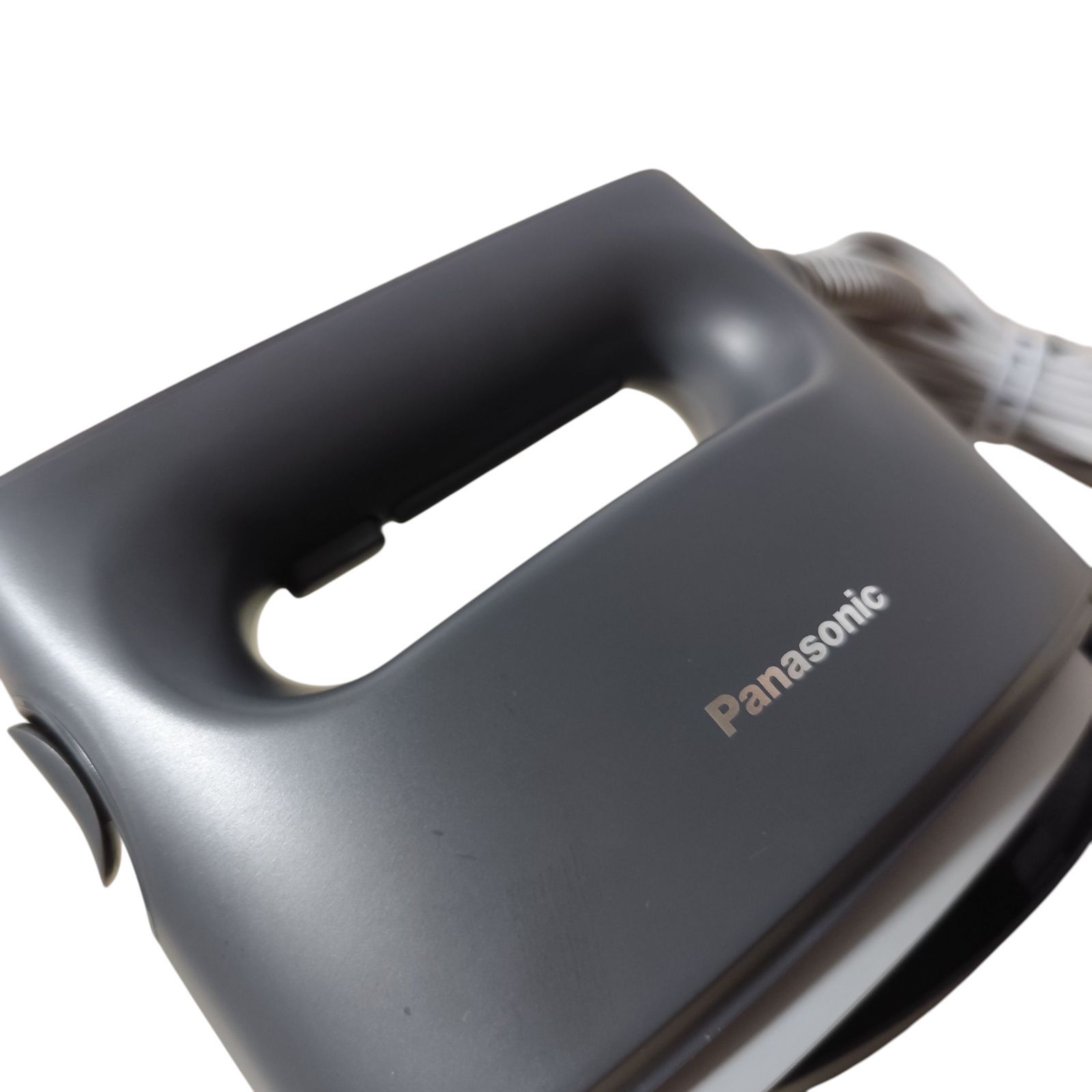 管理番号2861 パナソニック 衣類スチーマー 360°パワフルスチーム ３段階温度調節 プレスもできる2 WAY 脱臭 除菌 カームブラック NI-FS 790-K