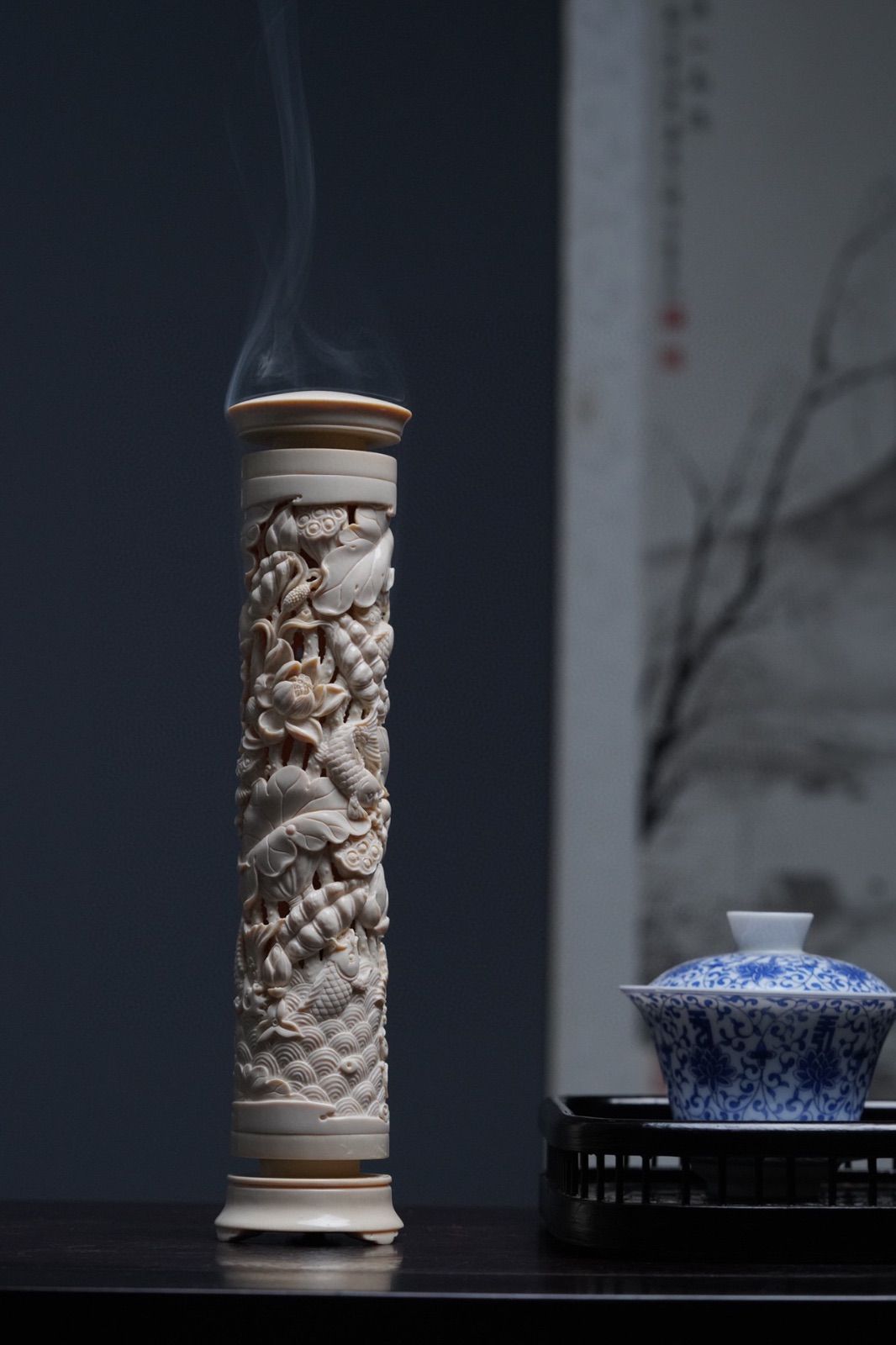 天然マンモス牙美しい手作り彫刻荷趣·八方来財香筒 - メルカリ