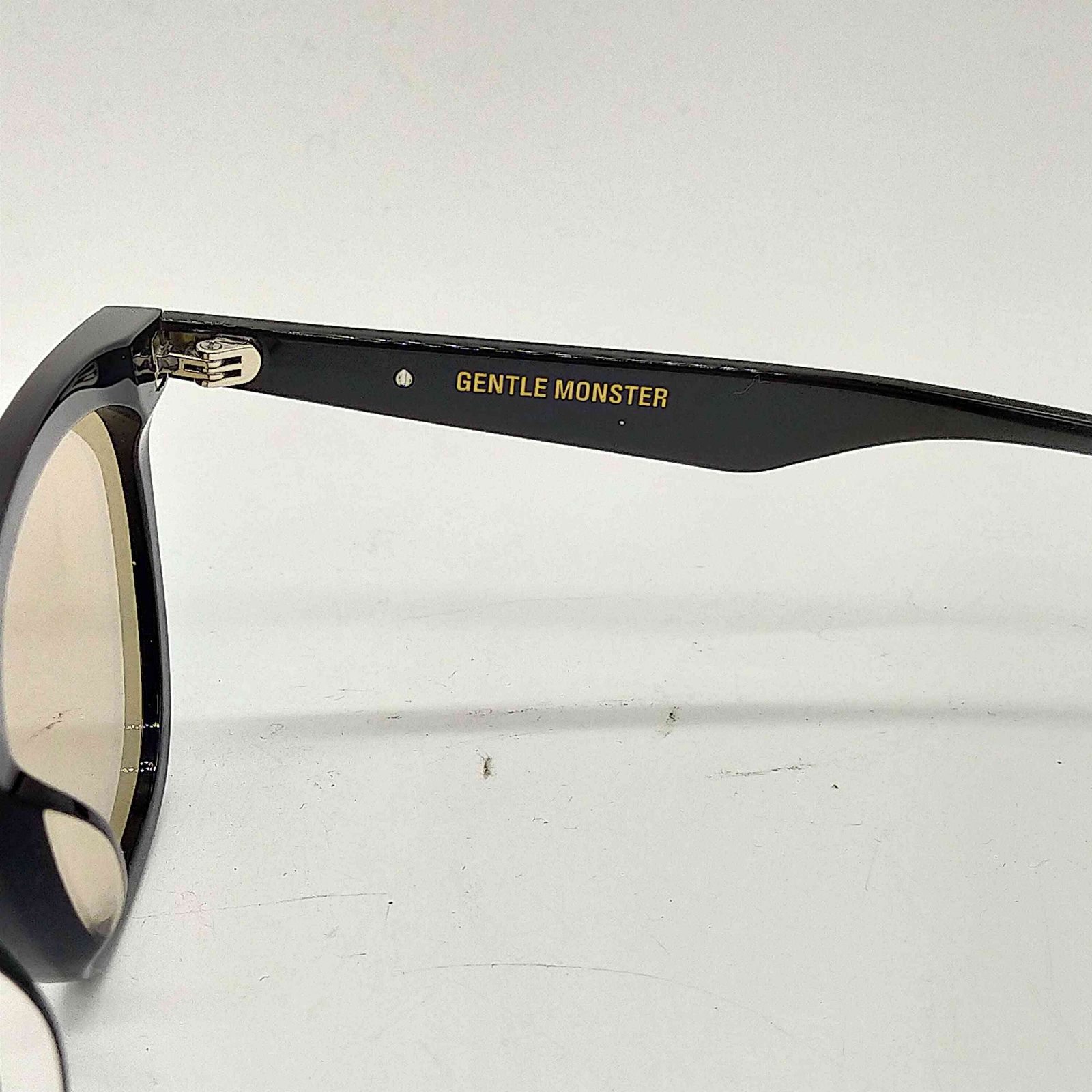 GENTLE MONSTER Lilit 01 ブラック フラットバー サングラ 61NSoiW9RwL._UY350_.jpg