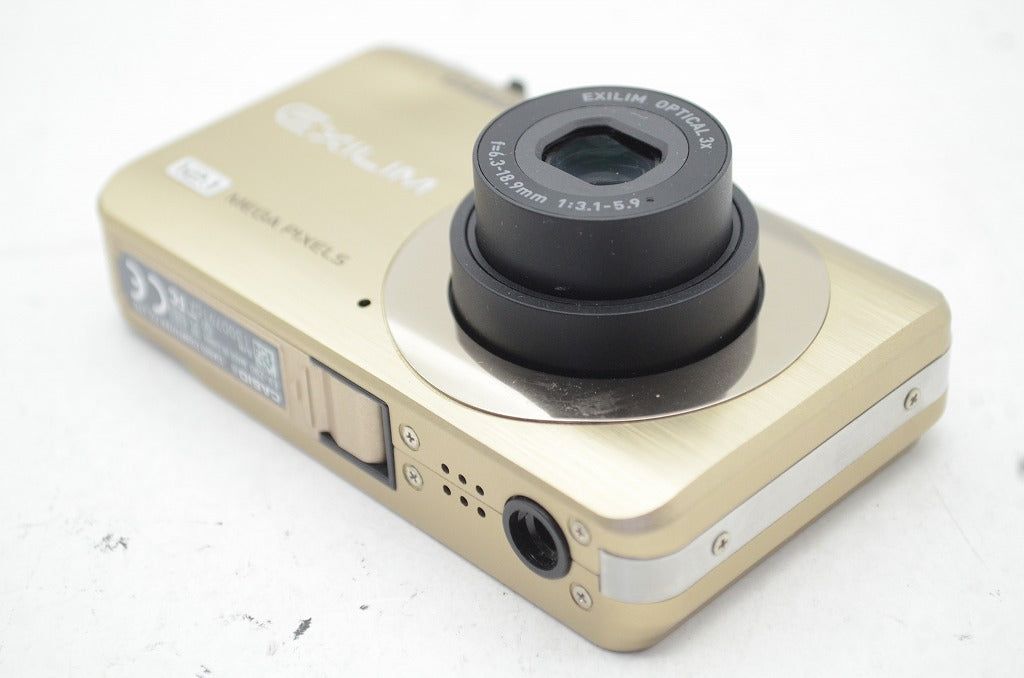コンパクトデジタルカメラ ゴールド