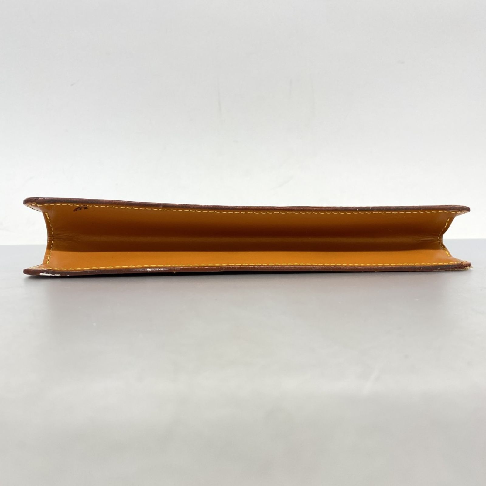 クラッチバッグ