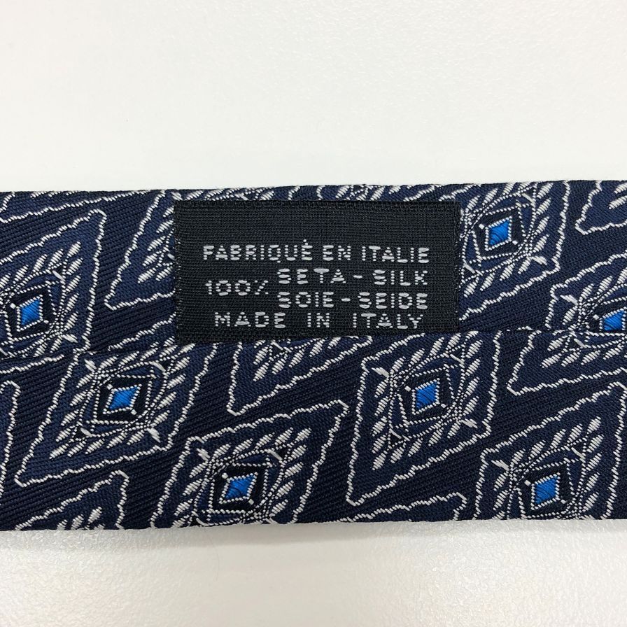 CHANEL シャネル　ネクタイ　ネイビー　宝飾品柄 シャネル ジュエリー柄 ネクタイ ネイビー 総柄 イタリア製