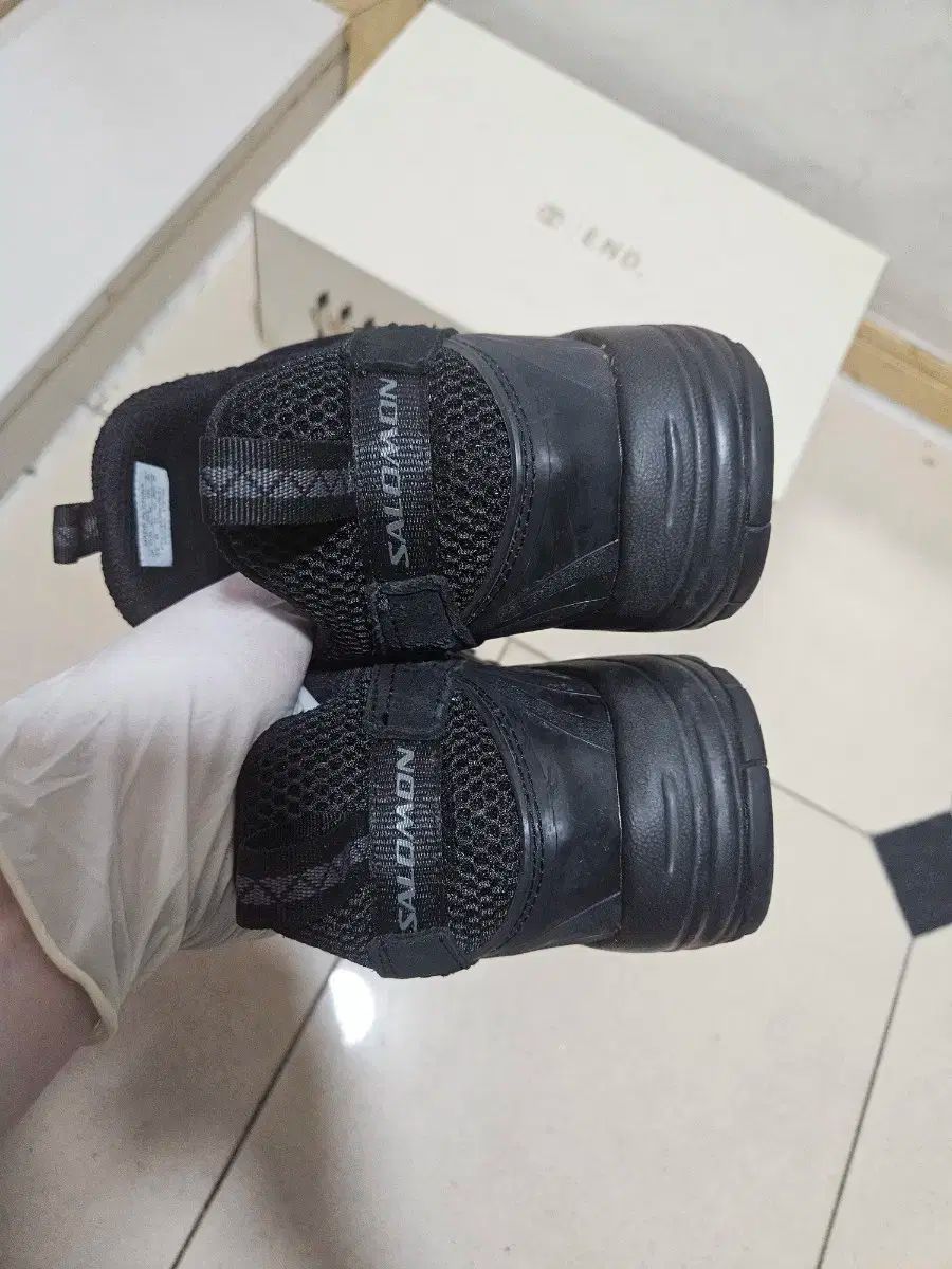 スニーカーズ 黒