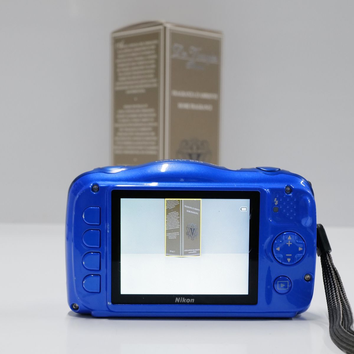 Nikon COOLPIX S33 USED美品 防水 耐衝撃 デジタルカメラ 本体+ 