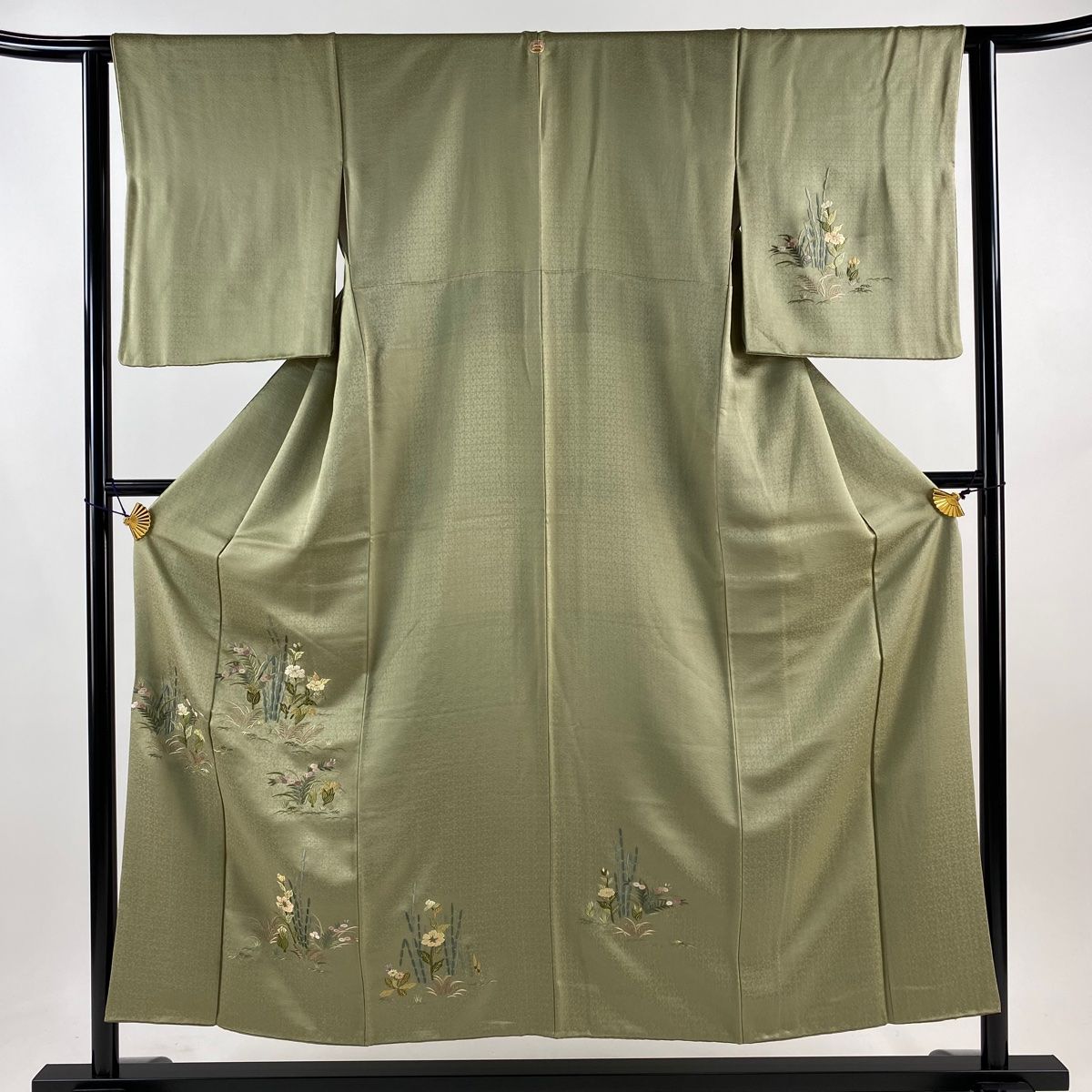 付下げ　袷　正絹　草花刺繍　古典模様　柳染色　身丈151.5裄63 付下げ 身丈164cm 裄丈67cm M 袷 草花 華文 刺繍 金糸 ベージュ