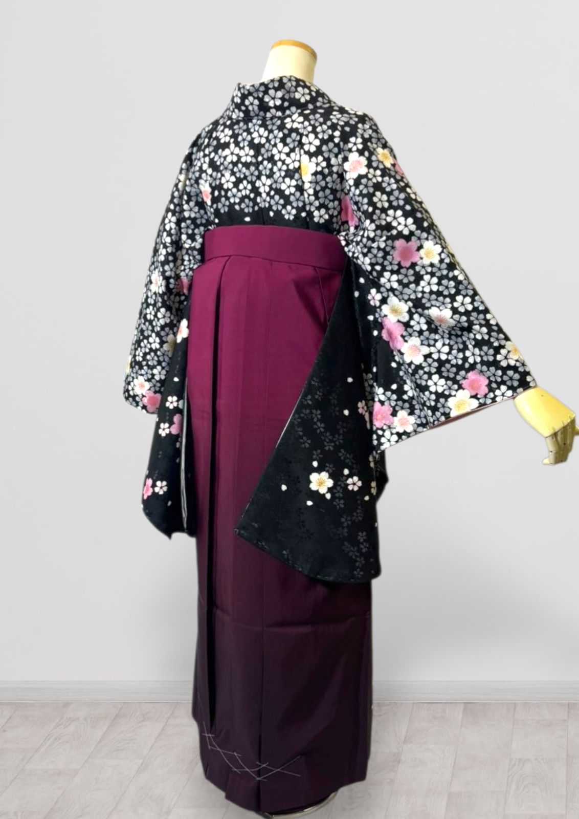 着物 袴 帯 3点セット セット販売 卒業式 に レディース袴セット 成人式 卒業式に 華やか和装 黒 ブラック エンジ 桜 ぼかし染め 地紋 総柄 刺繍 大柄 95-19 MERCADOAVALIA_COM_BR