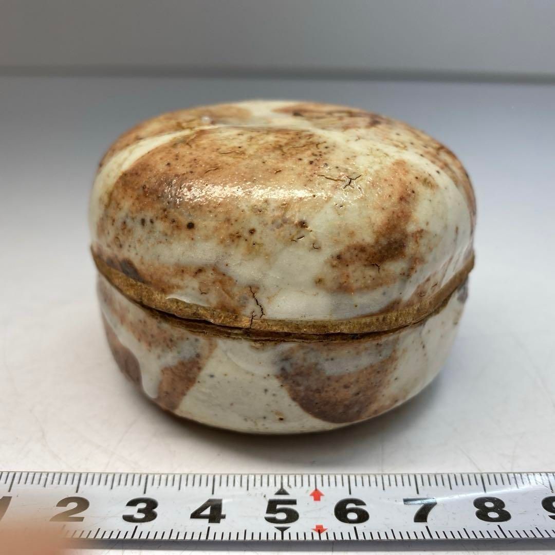 松井康成　人間国宝　合子　共箱（布付）　横幅約7㎝　東Y6-0410②タルオ 松井康成 人間国宝 合子 共箱（布付） 横幅約7㎝ 東Y6-0410②