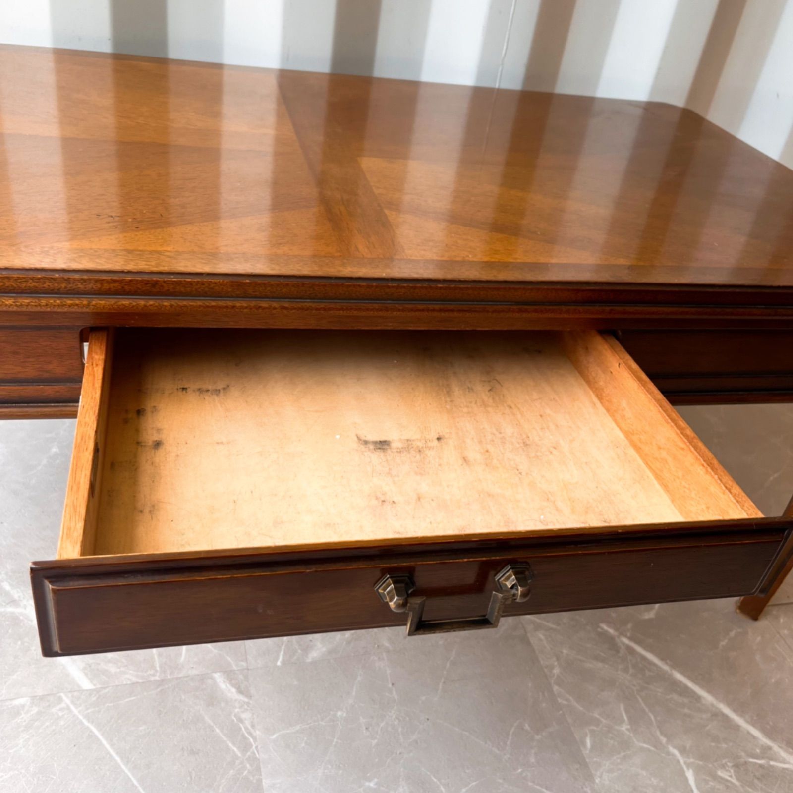 取付無料！マルニ地中海ロイヤル 天然木おしゃれアンティーク収納付き