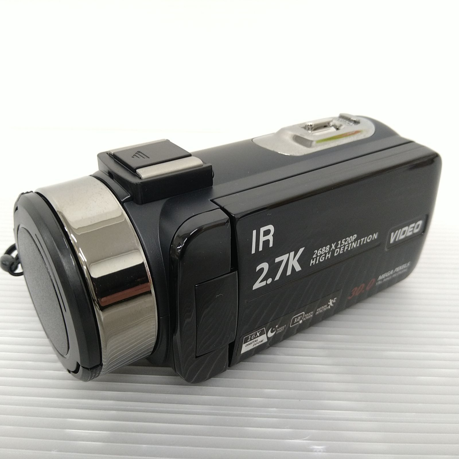 動画配信初心者に最適❣充電しながら撮影OK＆カメラライト内蔵