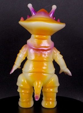 ブルマァク怪獣シリーズ リトルカネゴン（蓄光オレンジ