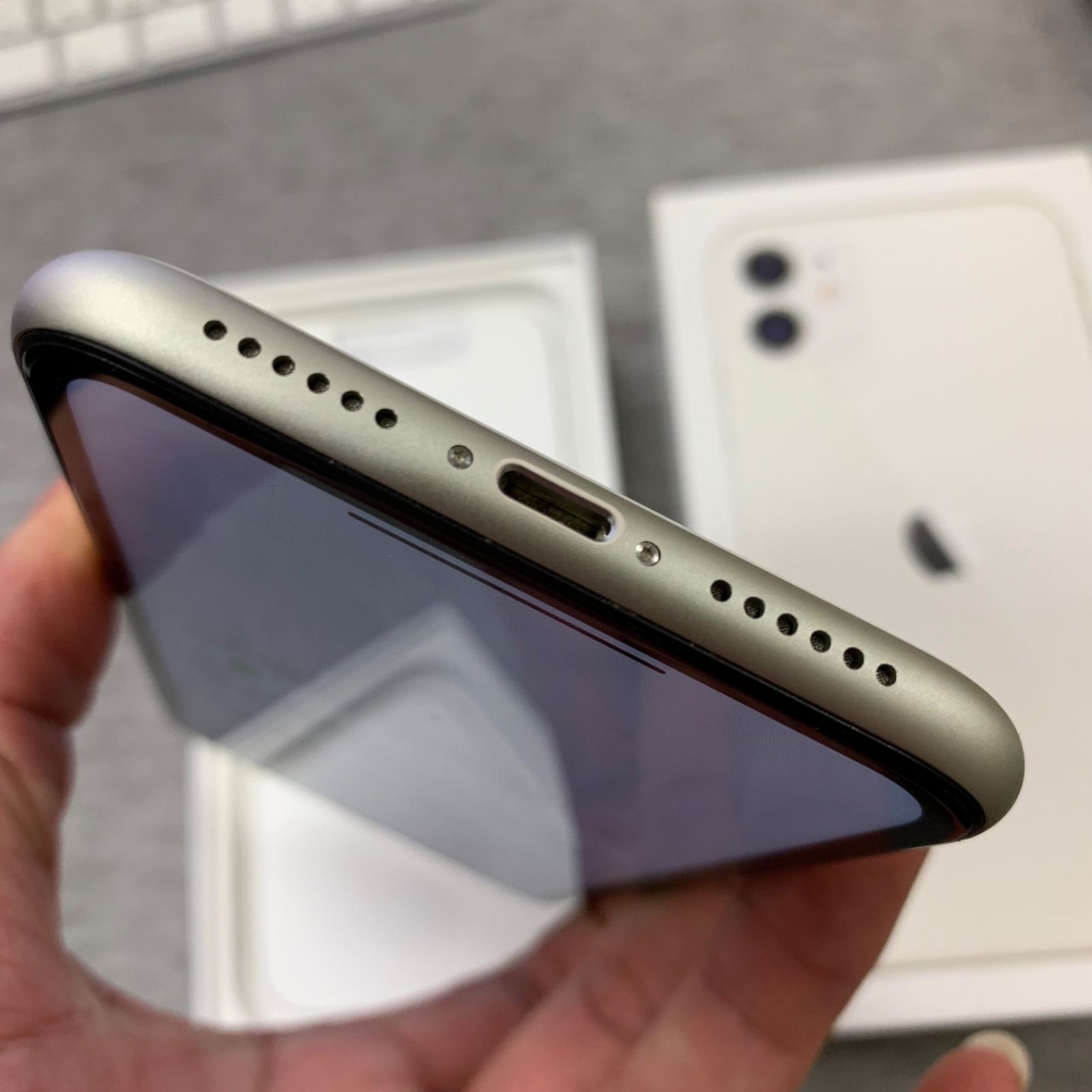 iPhone 11 128GB ホワイト - メルカリ iPhone 11 128GB ホワイト - メルカリ