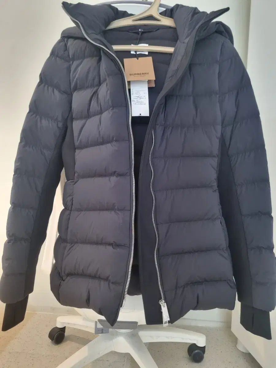 バーバリー　ダウン　120cm  美品❗️ BURBERRY(バーバリー ) グースダウン ダウン xs 新品 - メルカリ