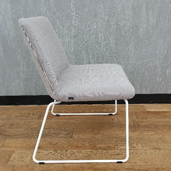 オカムラ ミーティングチェア