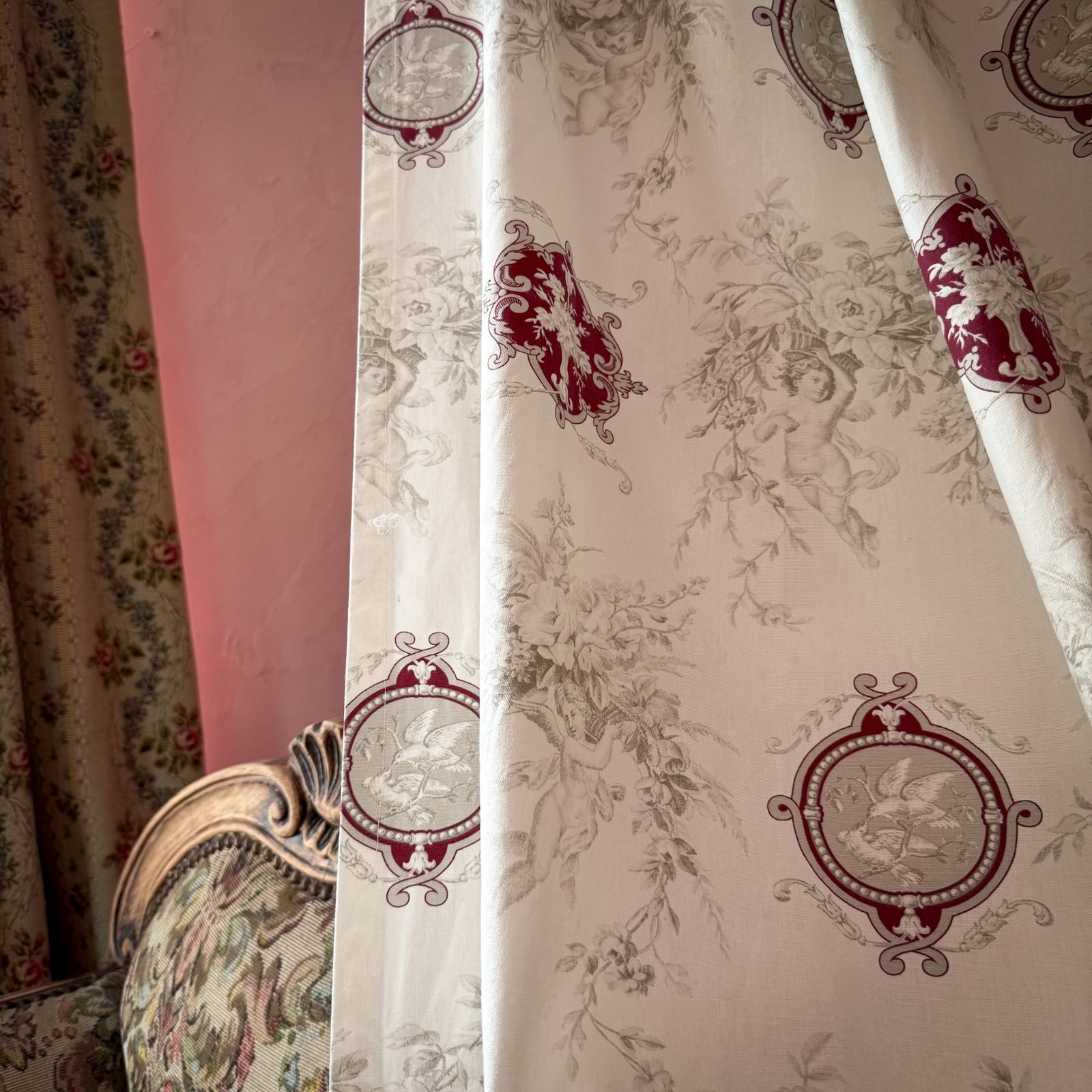 アジアン・バリ風の模様のクリーム色ドレープカーテン約178×140cm 2枚