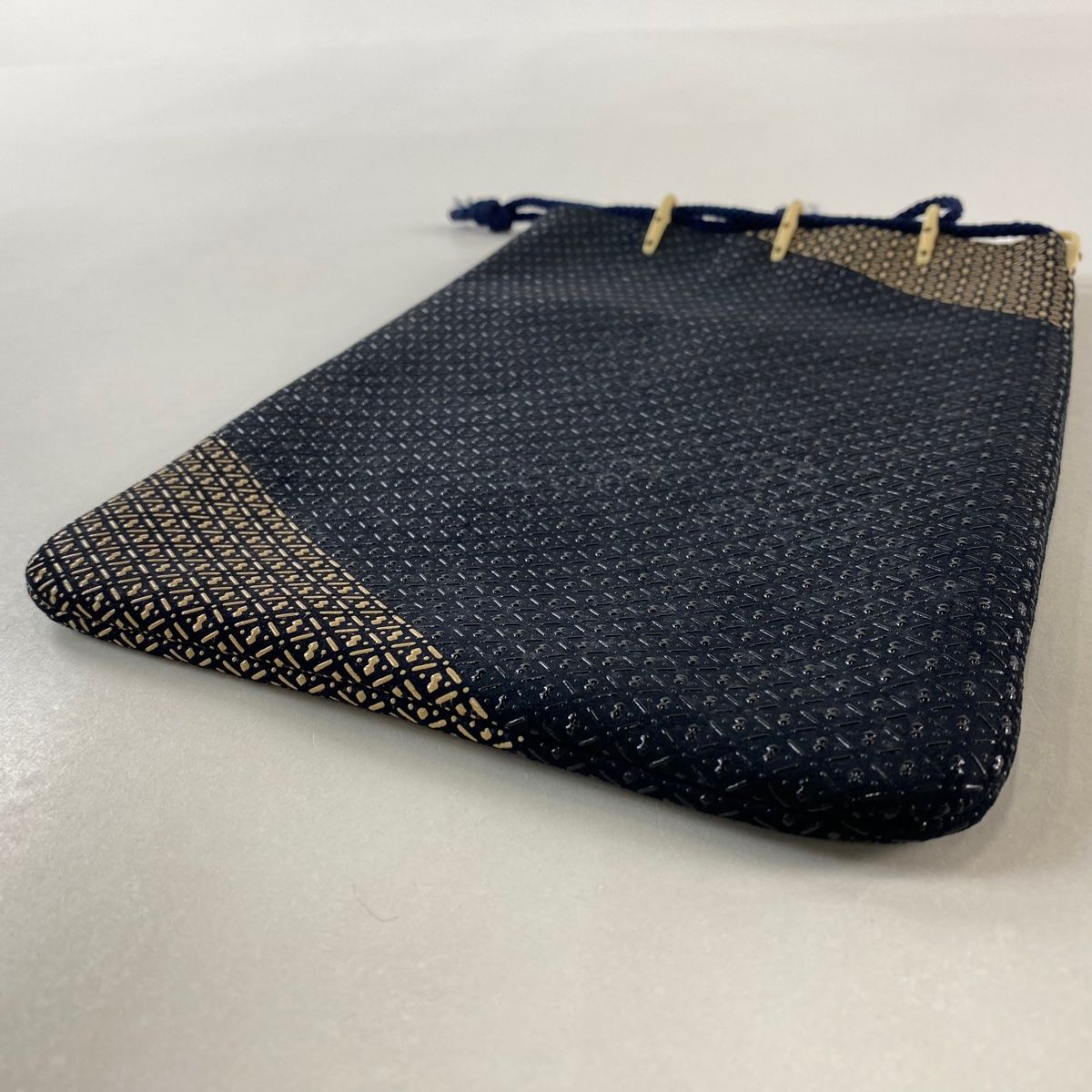 和装バッグ 男性巾着 合切袋 菱 幾何学 黒 鹿革 和装小物