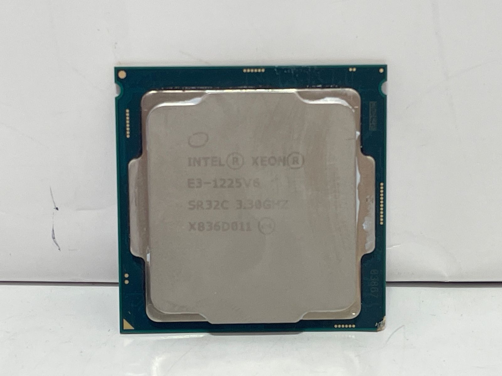 [中古PCパーツ] Xeon E3-1225 v6 3.30GHz