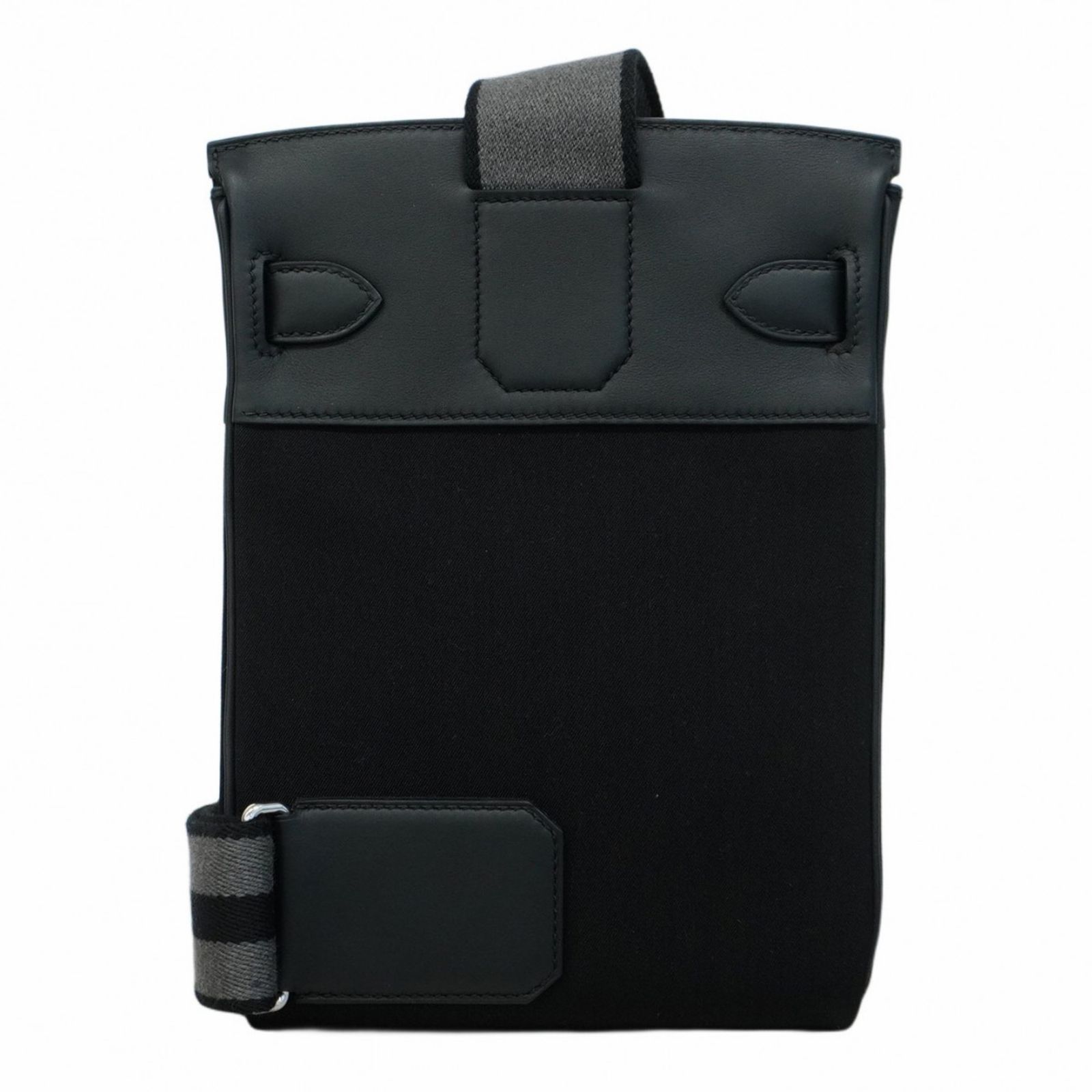 良品✨プラダ ナイロン ウエストポーチ 三角プレート アクセサリー