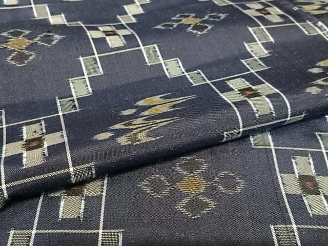 平和屋着物○本場琉球絣 紬 飛鳥花文 正絹 逸品 AAAV7003zg