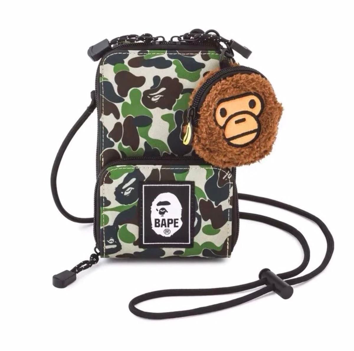 【雷市場（ポンジャン）商品韓国直送】国内配送 A BATHING APE(アベイシングエイプ) トラベルウォレット 兼 バッグ ＋ コイン 財布
