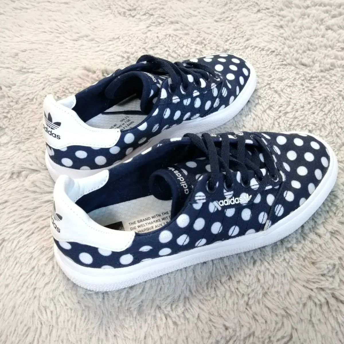 美品 アディダス adidas スニーカー 23.0cm 3MC ネイビー 水玉 - メルカリ
