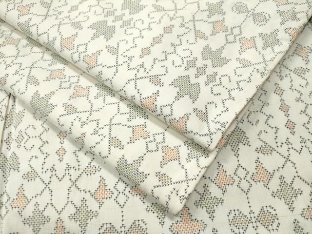 平和屋着物●本場大島紬　白大島　7マルキ　吉祥唐草文　正絹　逸品　CAAU1679yc 平和屋着物○本場大島紬 白大島 7マルキ 吉祥唐草文 正絹 逸品