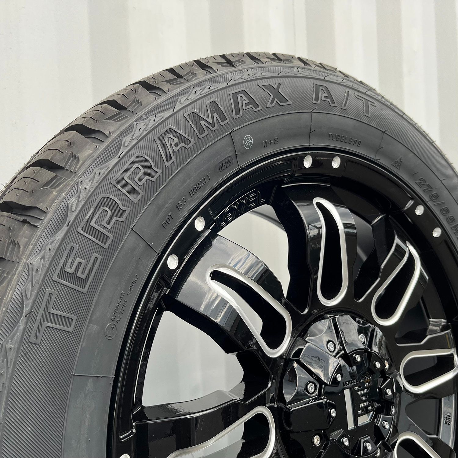 JK JL ラングラー 20インチ SAILUN TERRAMAXX RT 275/55R20 ホワイトレター