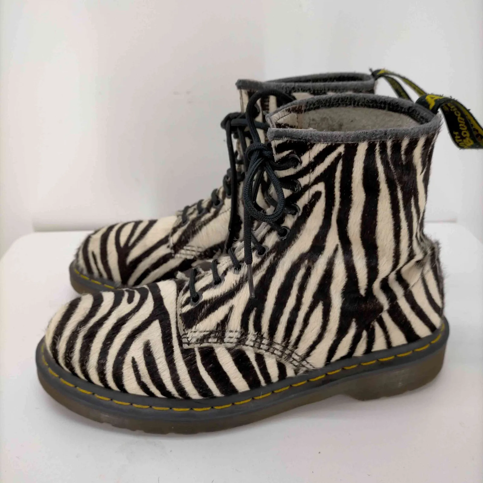 ドクターマーチン Dr.Martens ゼブラ柄 ハラコ 8ホールブーツ メンズ 