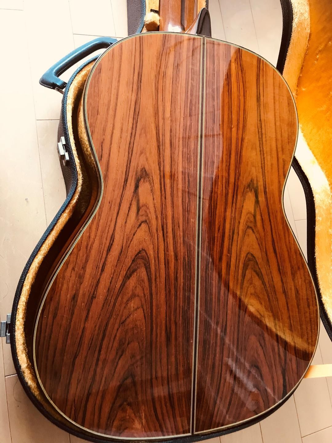ECOLE GUITARE E500 - メルカリ