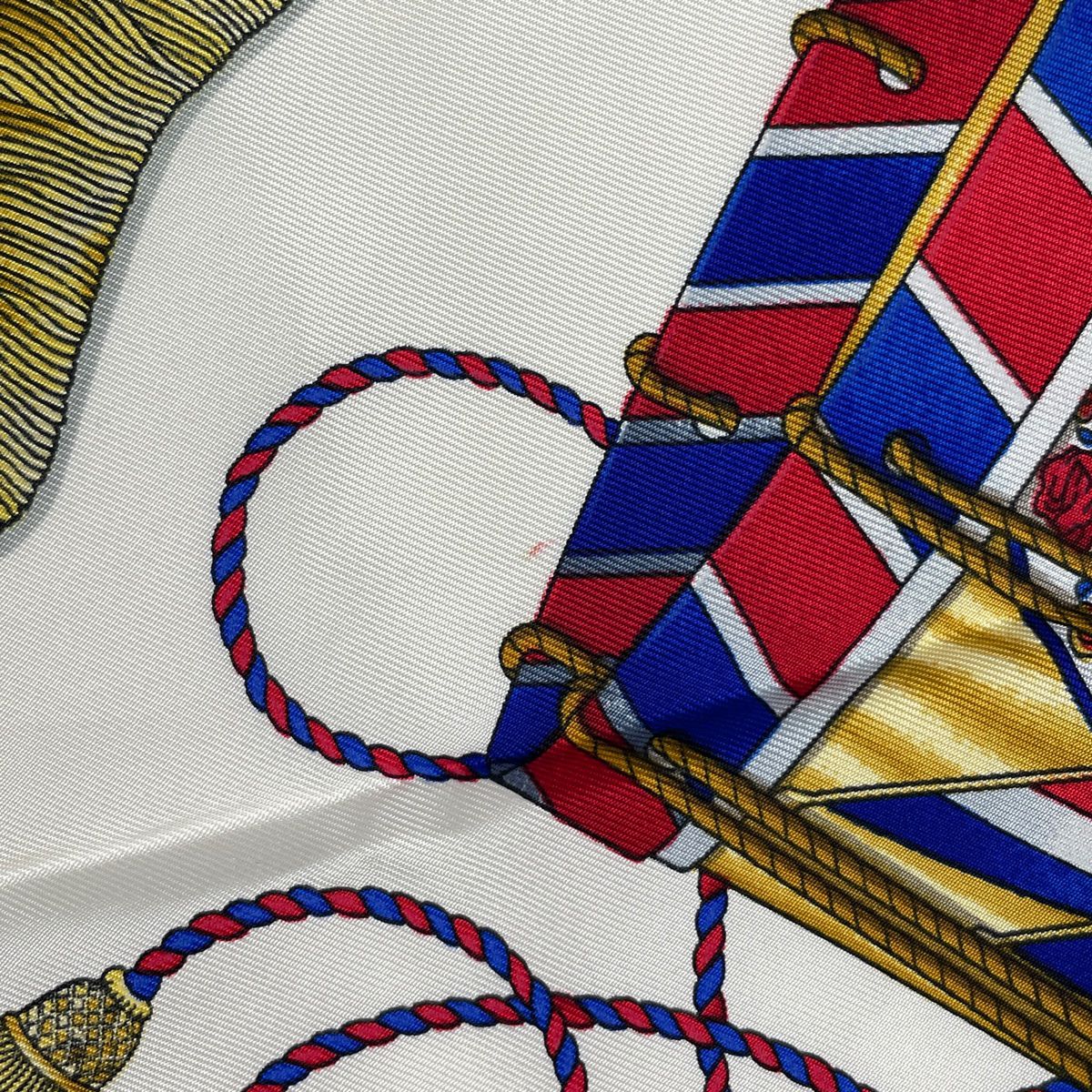 エルメス HERMES カレ 90 LES TAMBOURS タンブールの太鼓 王冠