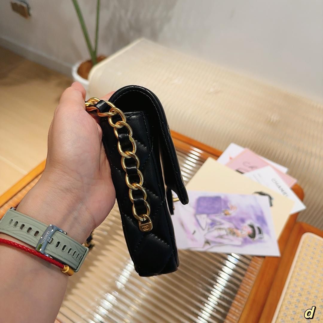 永遠の憧れ【CHANEL】 ミニ クラシック ハンドバッグ ショルダー chanle レトロなショルダーバッグで、実用的かつ美しい｜本日