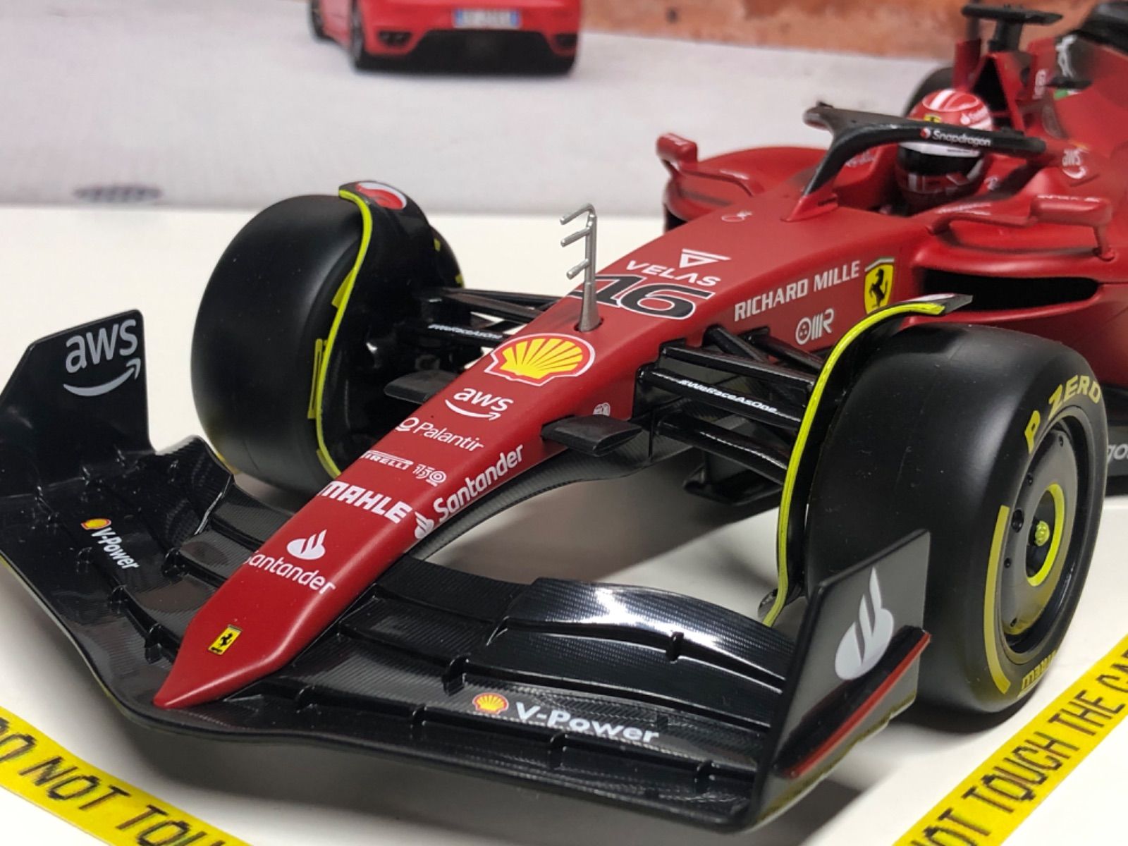 Burago 1/18 Ferrari F1-75 #16 CHARLES LECLERC フェラーリ ブラーゴ