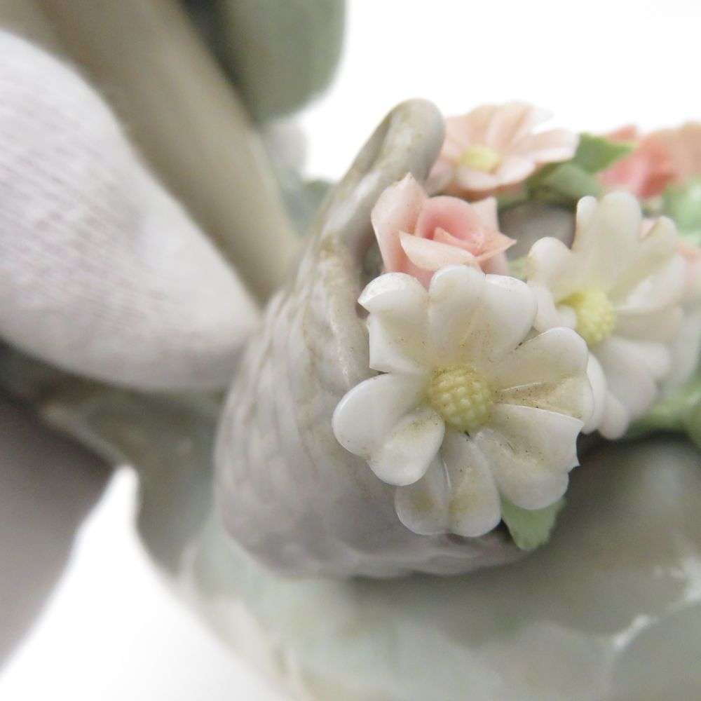 【リヤドロ】Dropping the Flowers 廃盤 希少No.1285 LLADRO リヤドロ 1285 「Dropping the Flowers」 フィギュリン