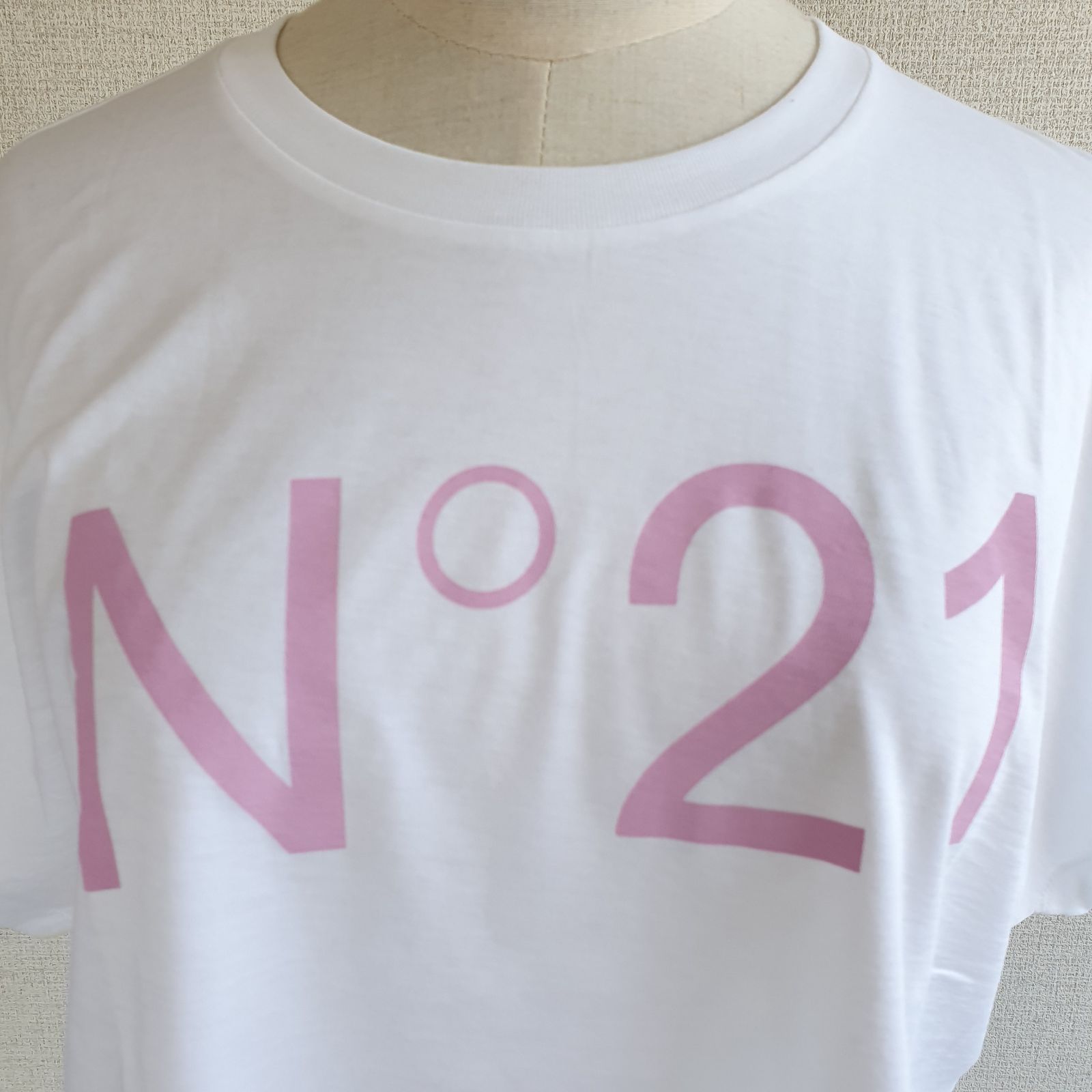 新品・未使用】N°21 KIDS ロゴ クロップドTシャツ ホワイト 