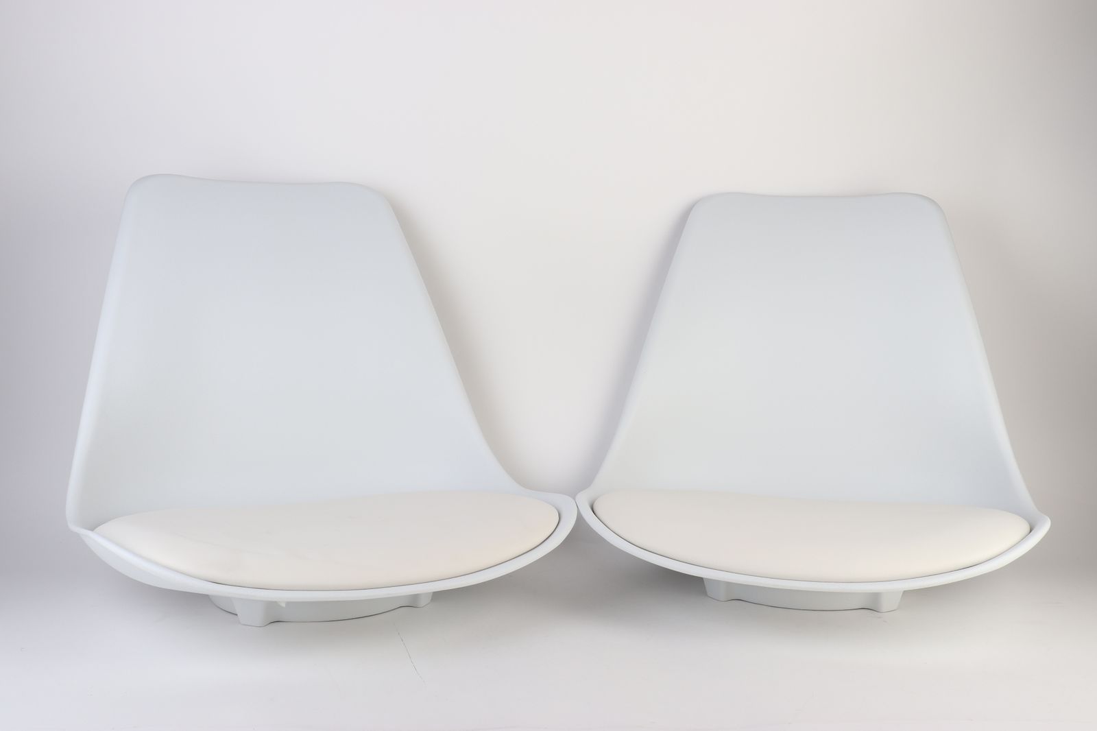 絶対お買い得。 Bayside Furnishings アクセントチェアー 2脚セット ホワイト R2510-177 高品質、全国送料無料！