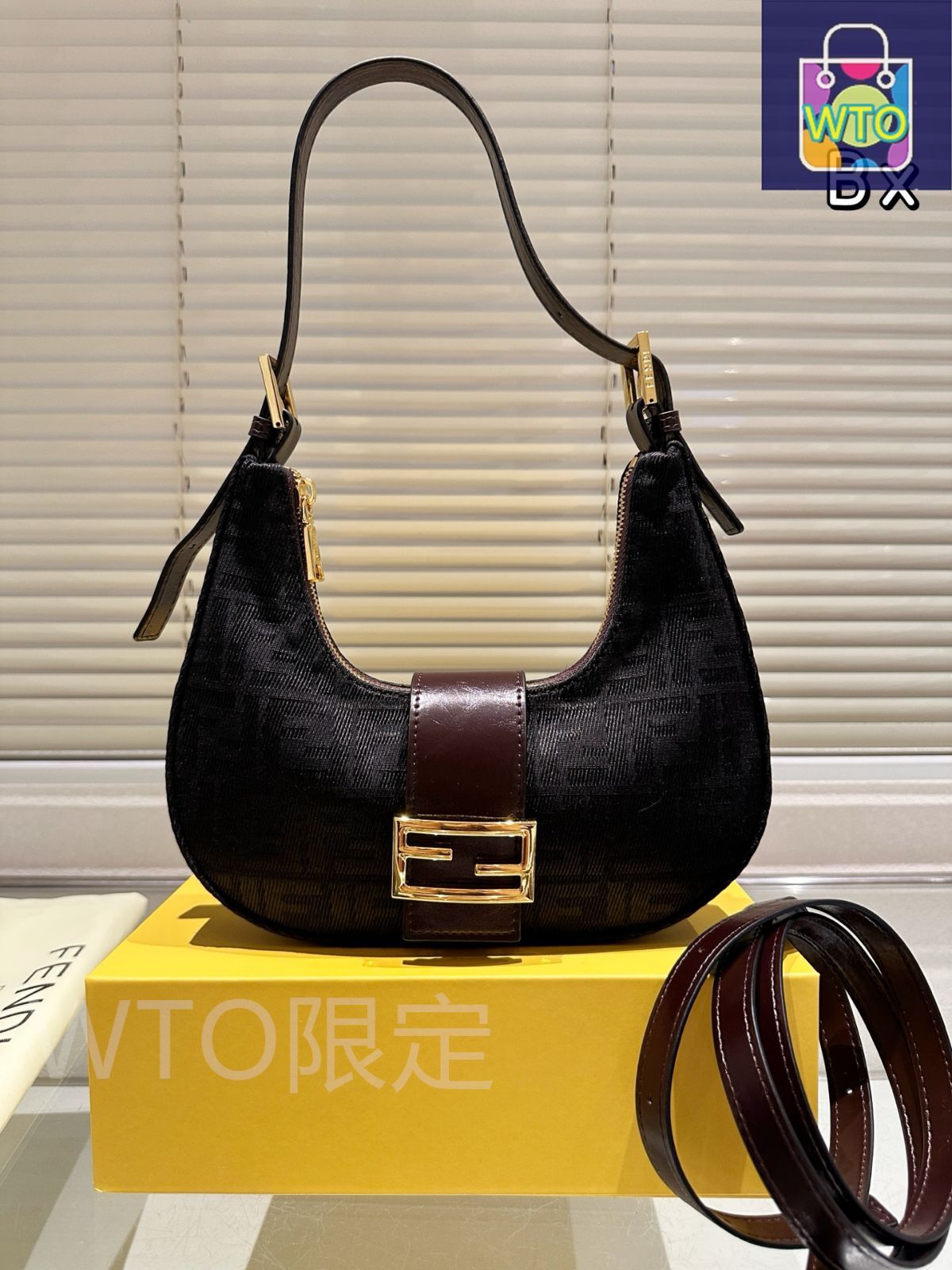 今日特価】Fendi フェンディ 最新アンダーアームクロスボディ