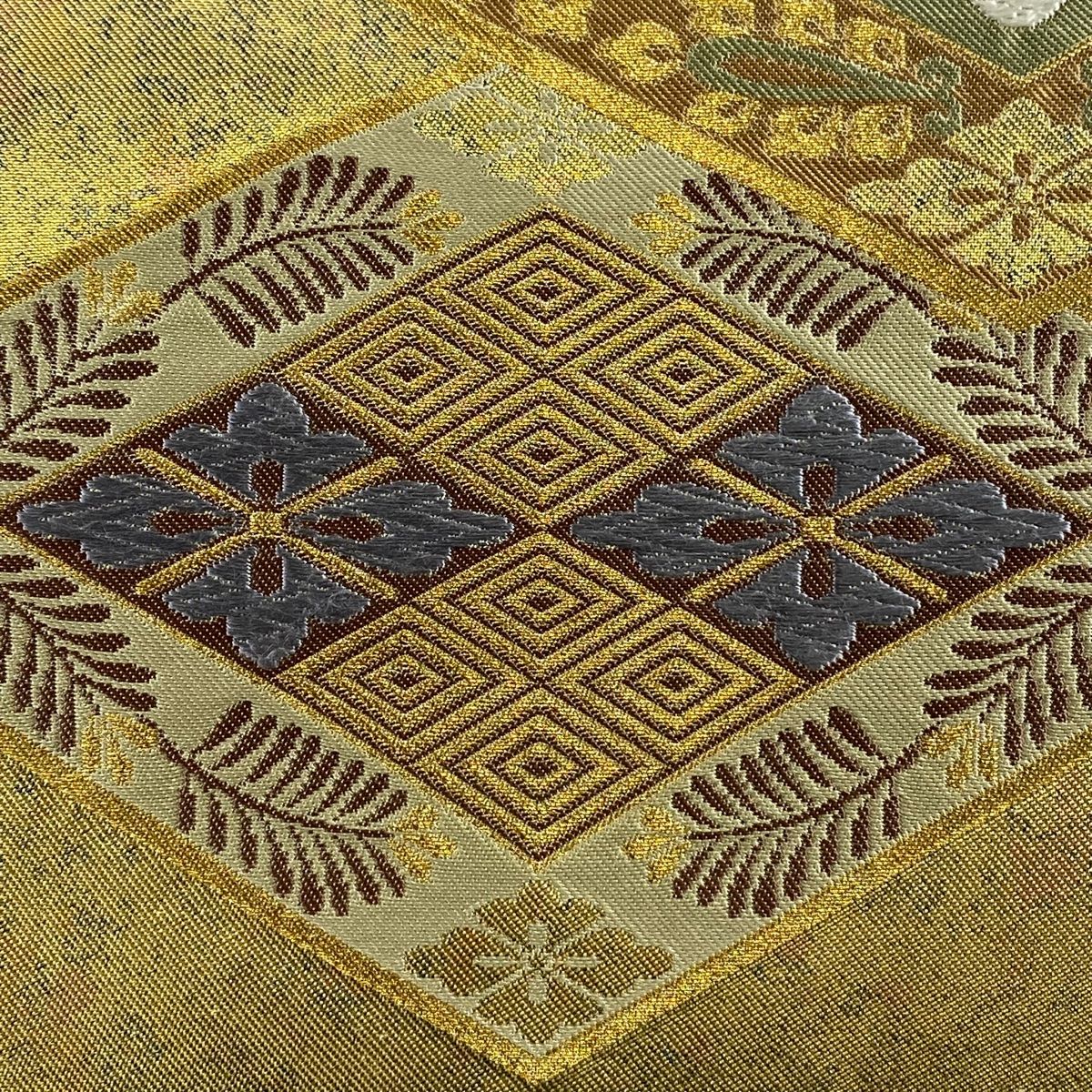 美品】 袋帯 名品 川島織物 落款 関西仕立て 菱 花菱 唐織 箔 金色 六