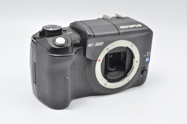 OLYMPUS デジタル一眼レフカメラ E-300 ボディ単体　【358】