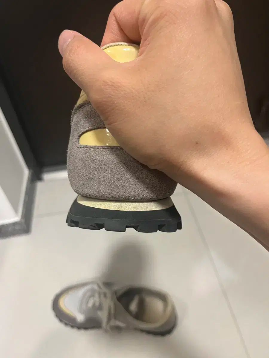 マラソン グレー